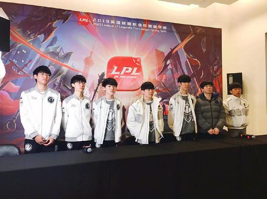 竞后卫线无 竞后卫线无